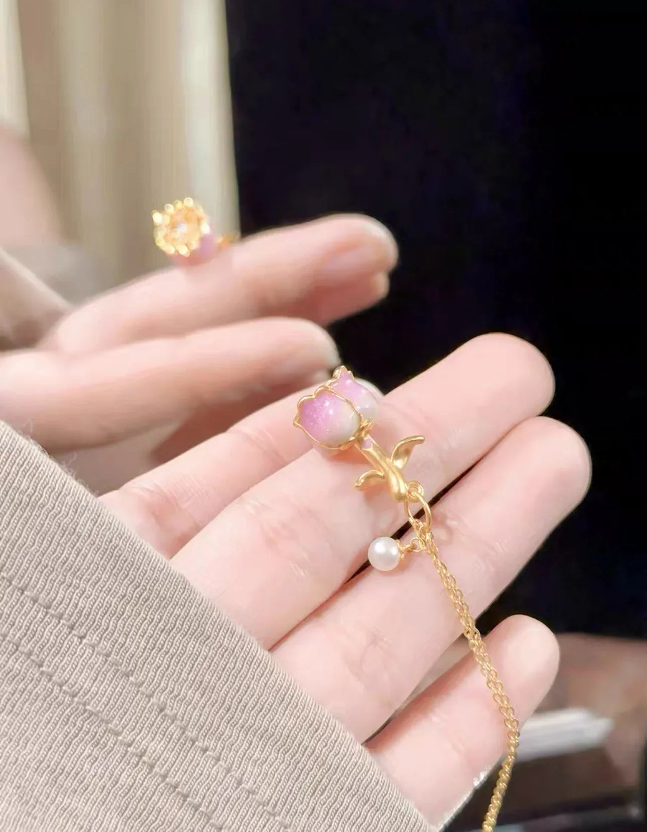 Blooming Rose Necklace - Khareedlo.com.pk